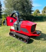 Profi-Diesel-Holzhäcksler auf Raupen 25,2 PS 200 mm Caravaggi CP-210 KD TN